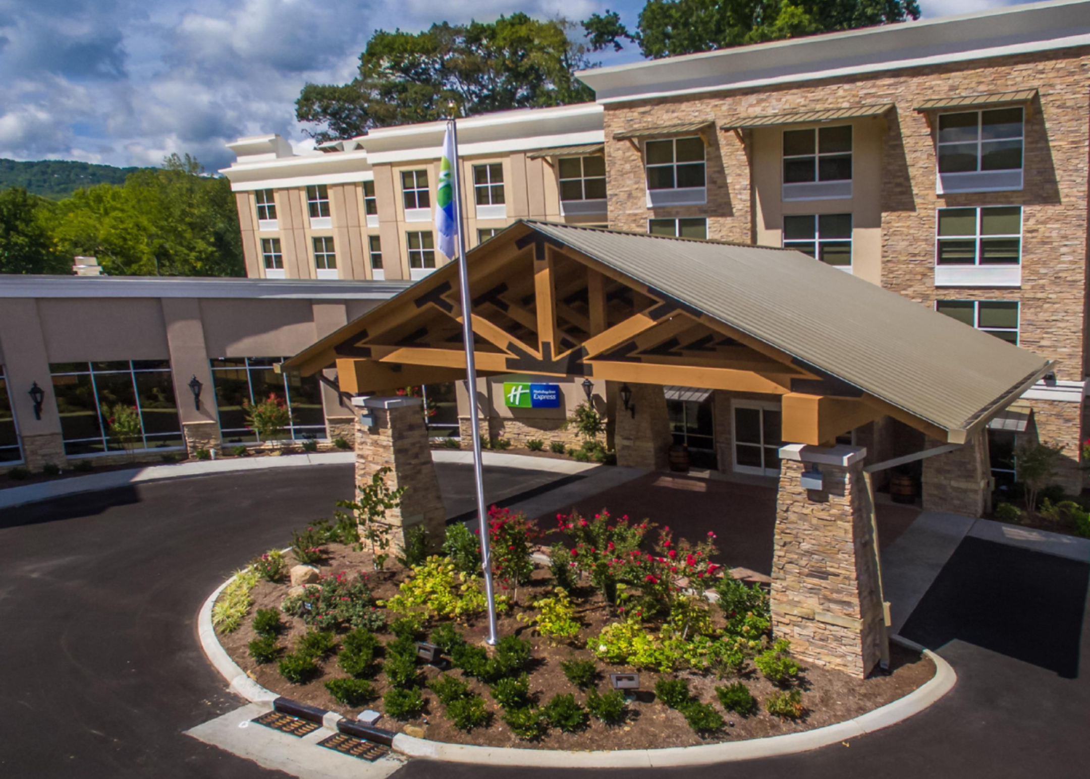 Holiday Inn Express in Downtown Gatlinburg Tennessee1
