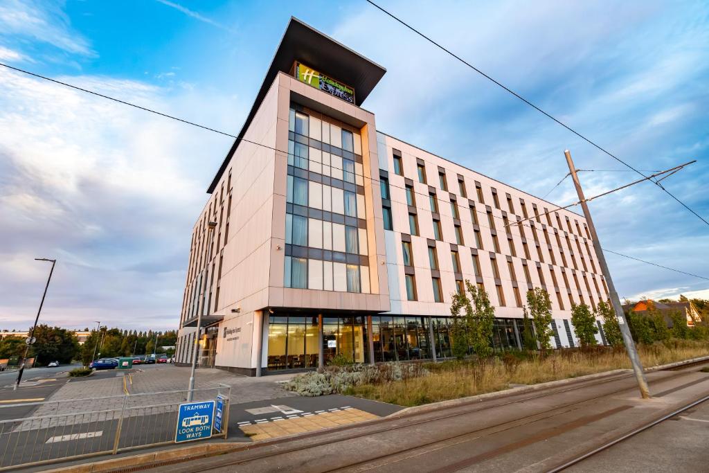 Holiday Inn Express - Manchester - TRAFFORDCITY-out