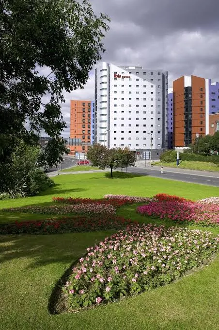 ibis leeds outside